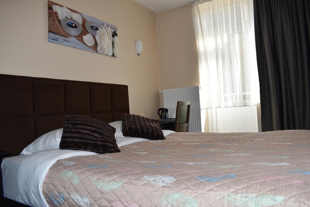 Hotel Meribel Saint-Josse-ten-Noode Bagian luar foto