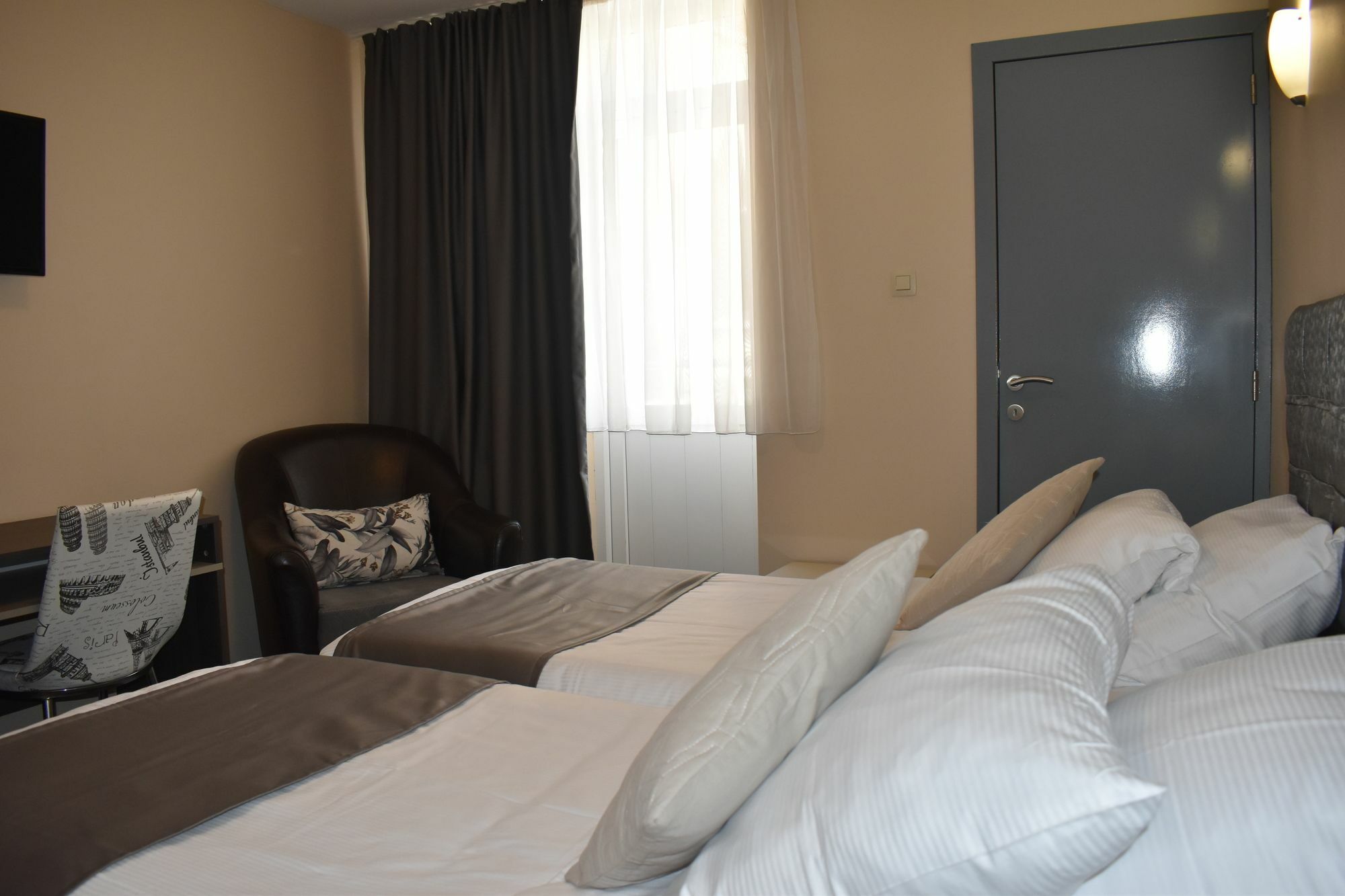 Hotel Meribel Saint-Josse-ten-Noode Bagian luar foto