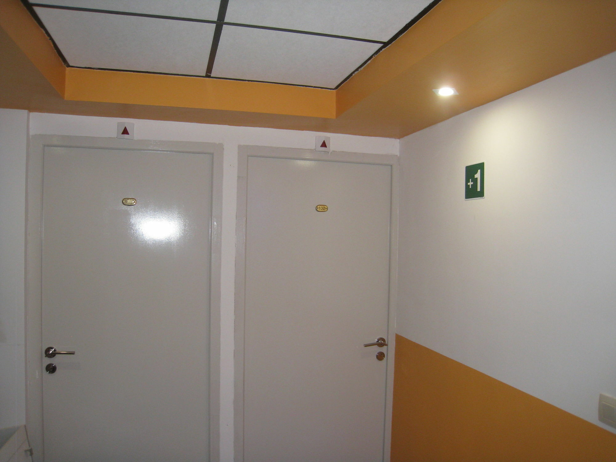 Hotel Meribel Saint-Josse-ten-Noode Bagian luar foto