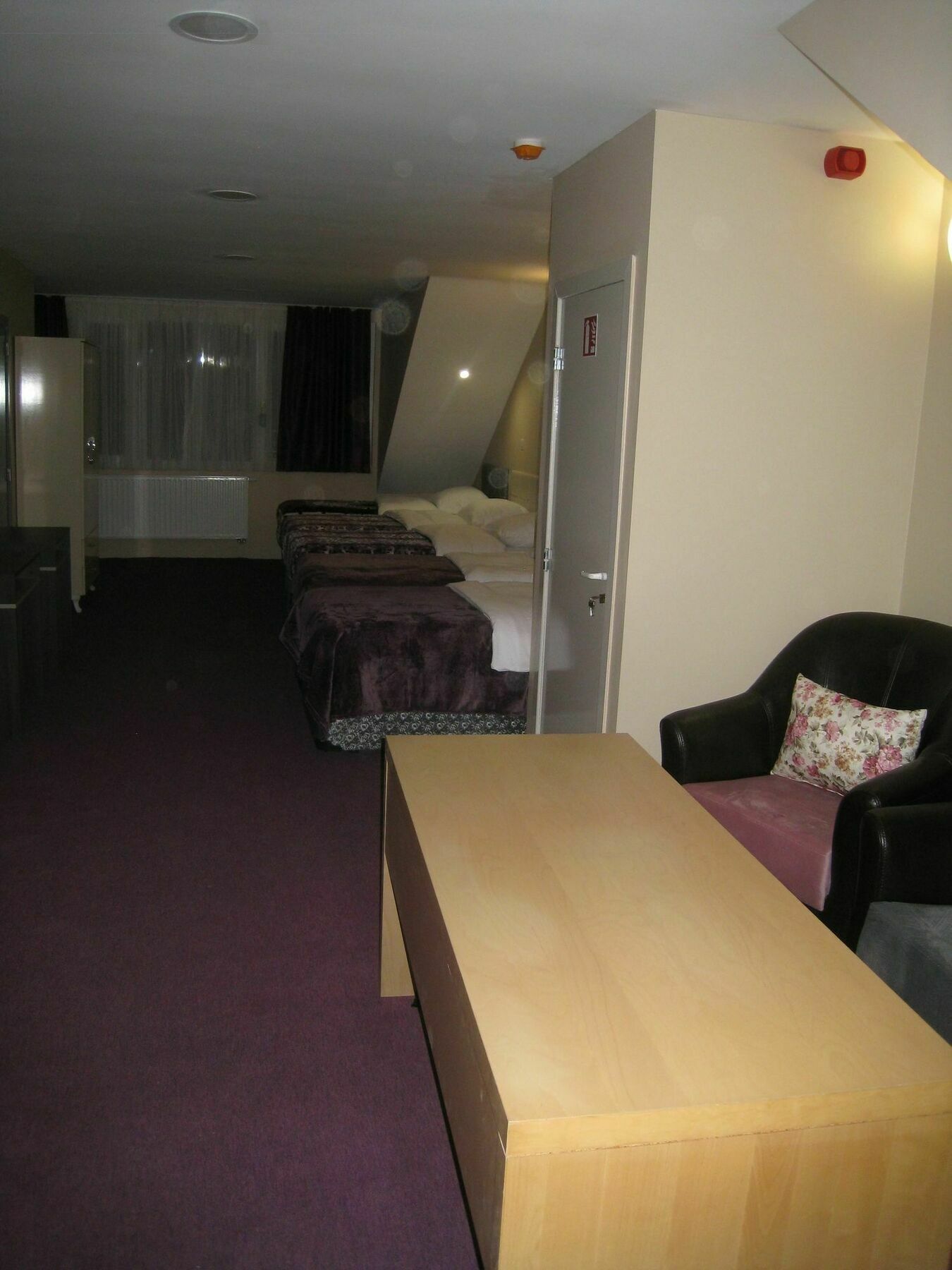 Hotel Meribel Saint-Josse-ten-Noode Bagian luar foto