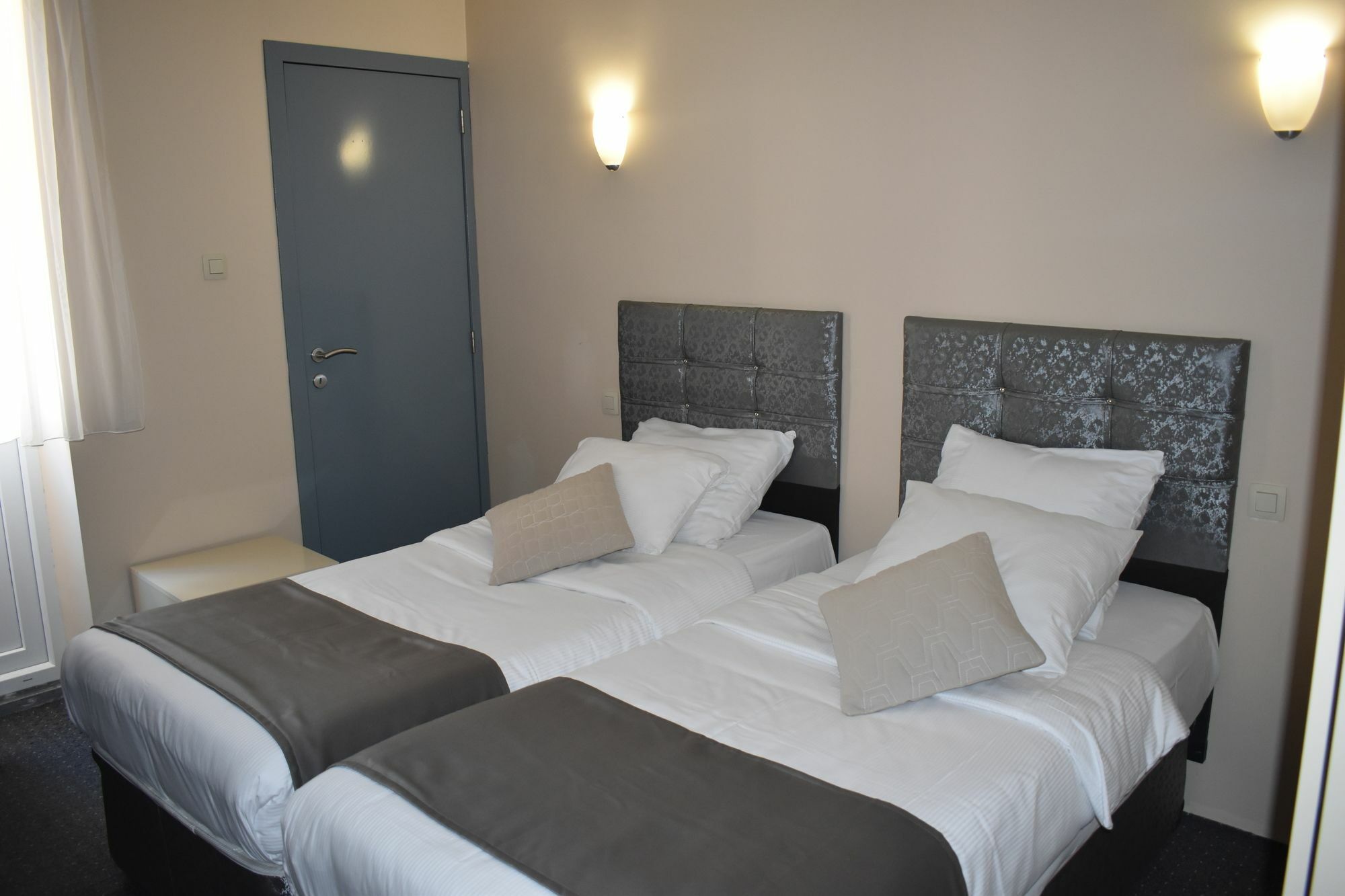 Hotel Meribel Saint-Josse-ten-Noode Bagian luar foto