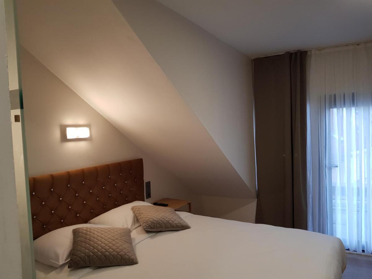 Hotel Meribel Saint-Josse-ten-Noode Bagian luar foto