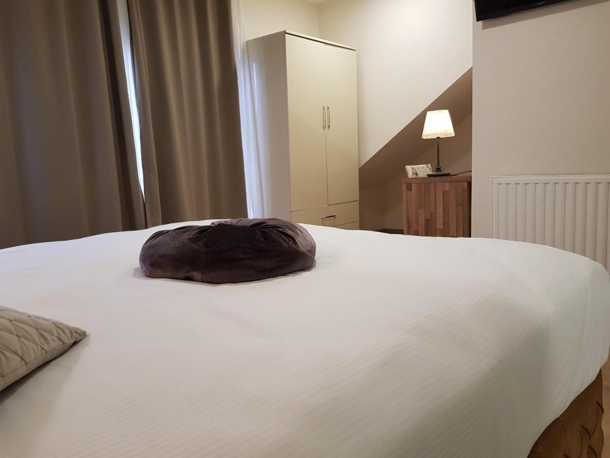 Hotel Meribel Saint-Josse-ten-Noode Bagian luar foto